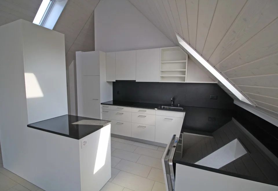 Appartement mansardé unique de 3 ½ pièces à Adlikon b. Regensdorf
