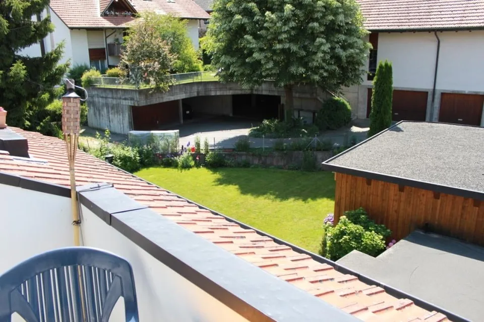 Charmante Dachwohnung im ländlichen Mühleberg zu vermieten