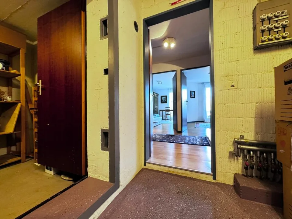 Charming 5.5-room row house with garden, new roof, garage, and parking space