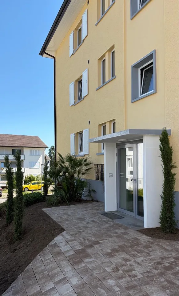 Komplett renovierte 4-Zimmer-Wohnung mit grossem Balkon