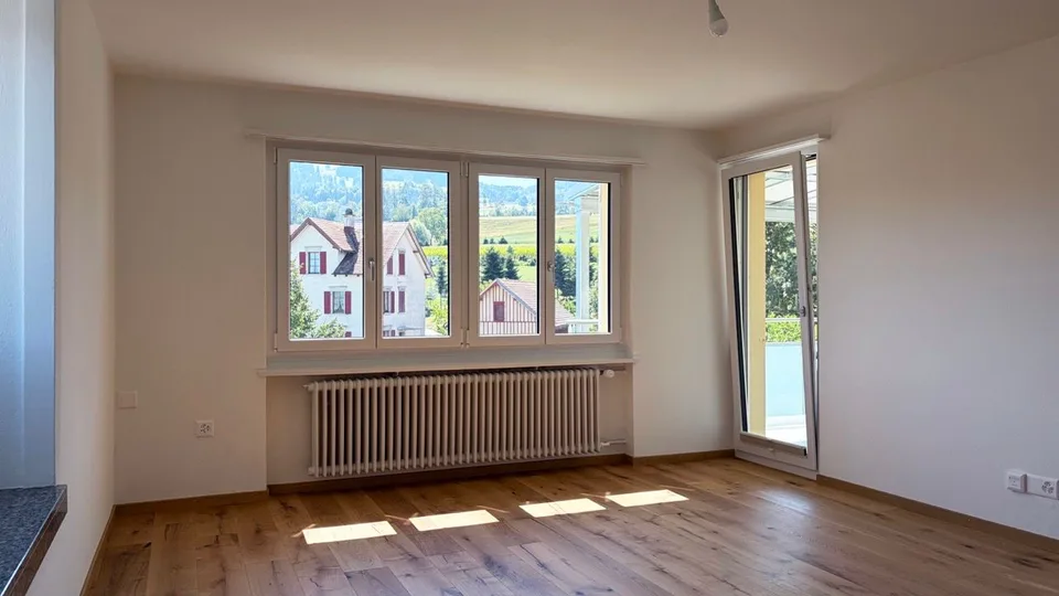 Komplett renovierte 4-Zimmer-Wohnung mit grossem Balkon