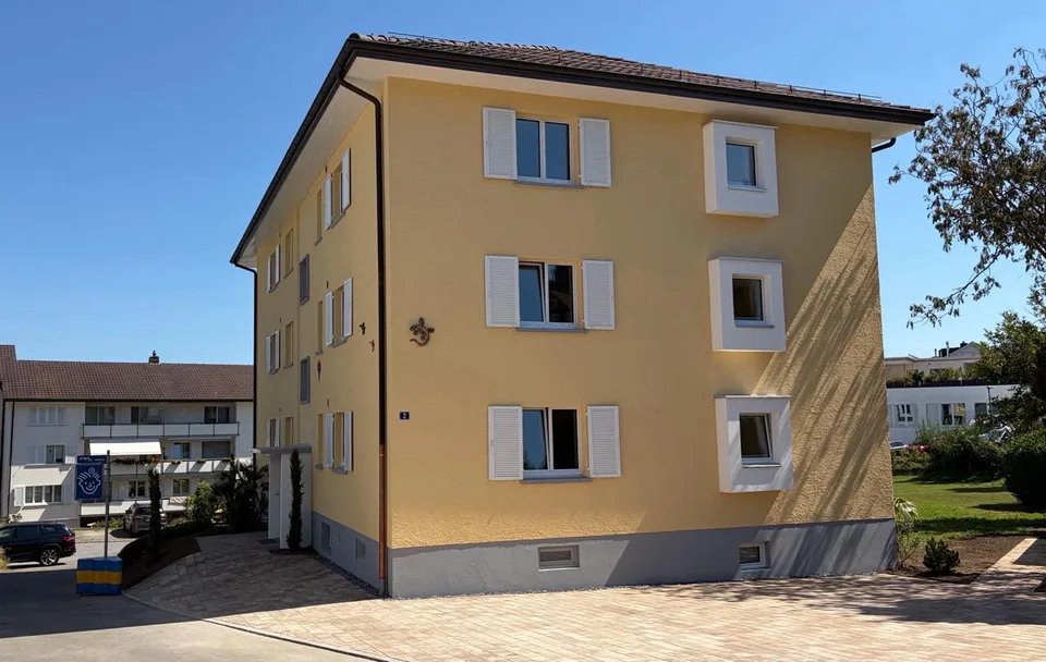 Komplett renovierte 4-Zimmer-Wohnung mit grossem Balkon