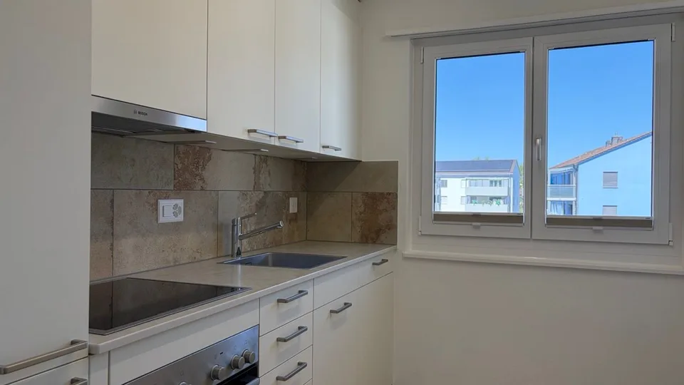 Komplett renovierte 4-Zimmer-Wohnung mit grossem Balkon