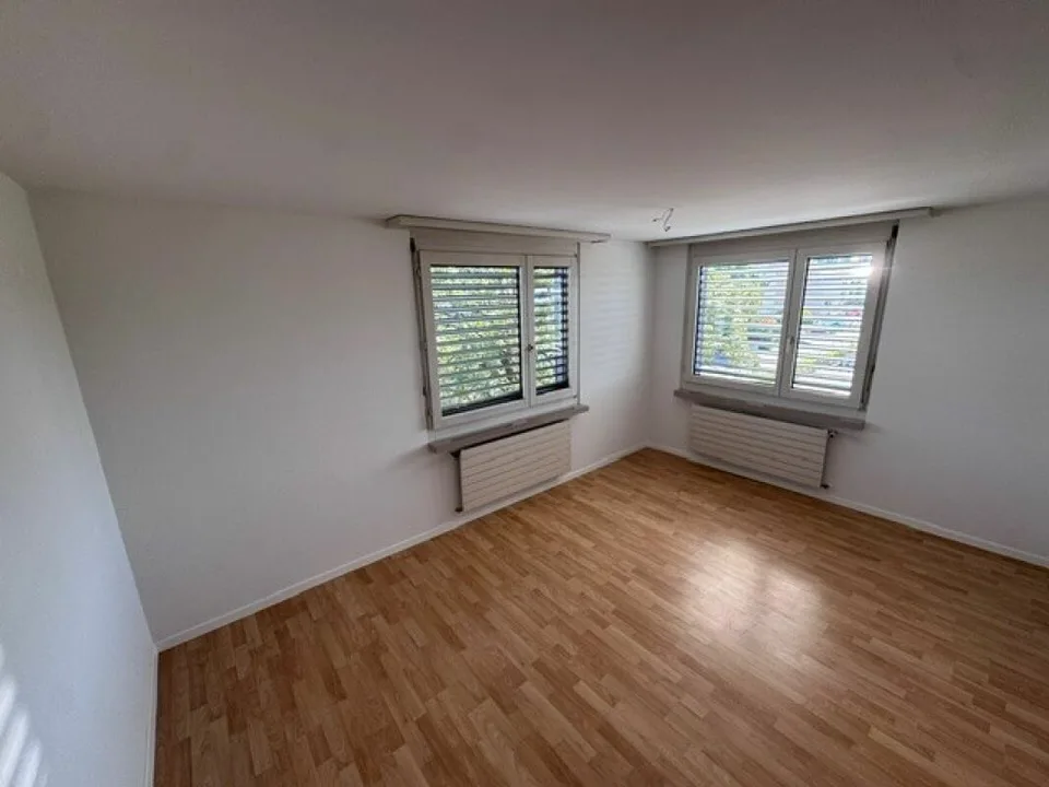 Teilsanierte 4.5-Zimmer Familienwohnungen, Nebenkosten inkl.