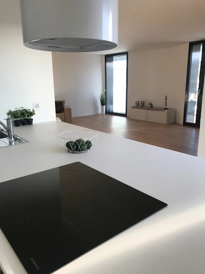Wohnung 4.5 Zimmer mit Balkon
