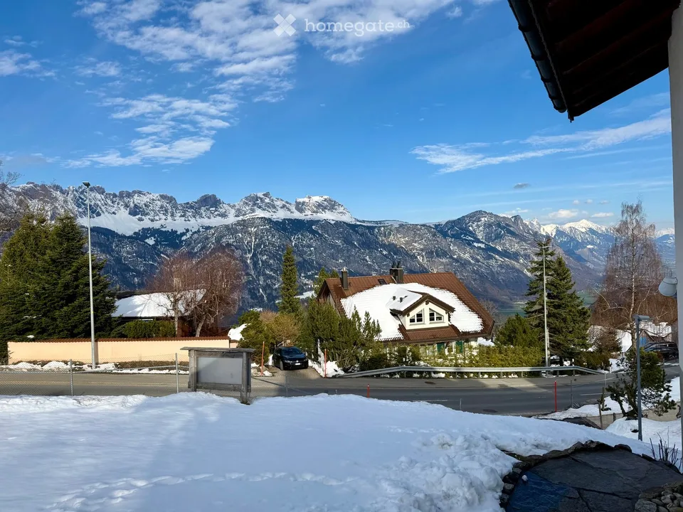 Freistehendes 2-Familienhaus mit Panoramablick in den Flumser Bergen