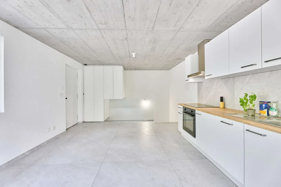 Exklusive 7?Zi.-Villa mit Infinitypool und 2-Zi. Einliegerwohung