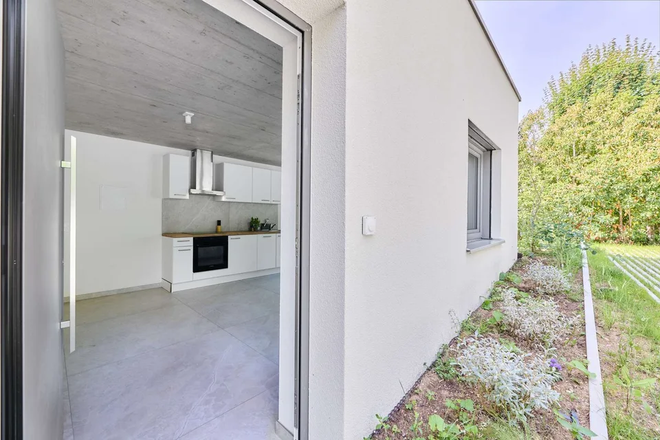 Exklusive 7?Zi.-Villa mit Infinitypool und 2-Zi. Einliegerwohung