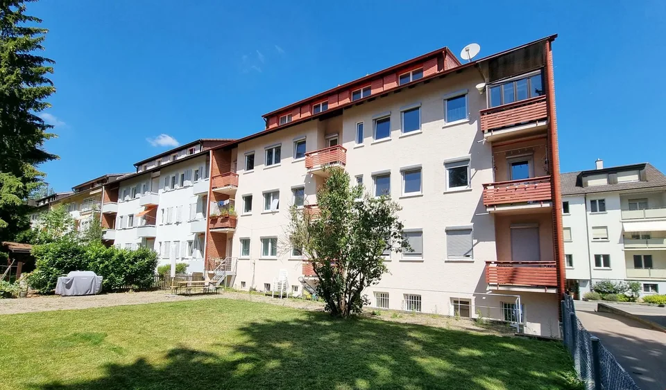 1.5-Room Apartment Seeking Long-Term Relationship with Single
