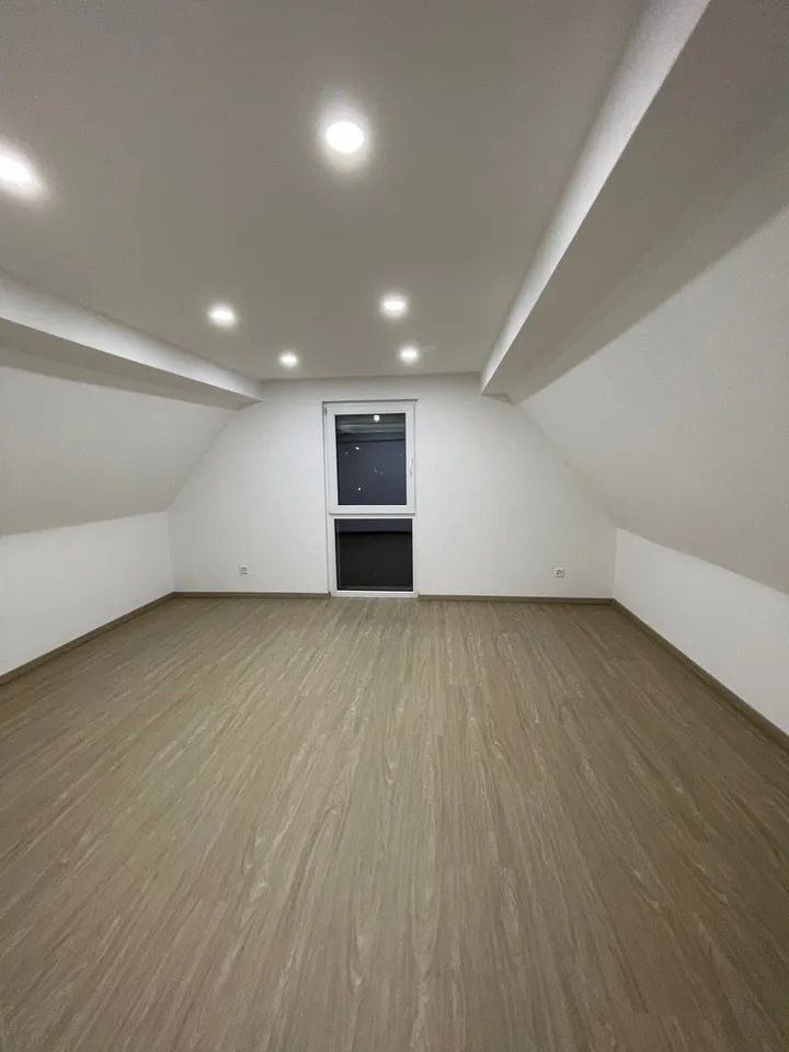 Appartement Duplex 4.5 pcs à Biel/Bienne entièrement rénové