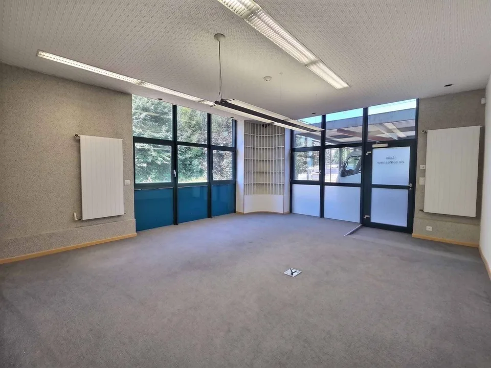 Superficie commerciale/artigianale di ca. 243 m2