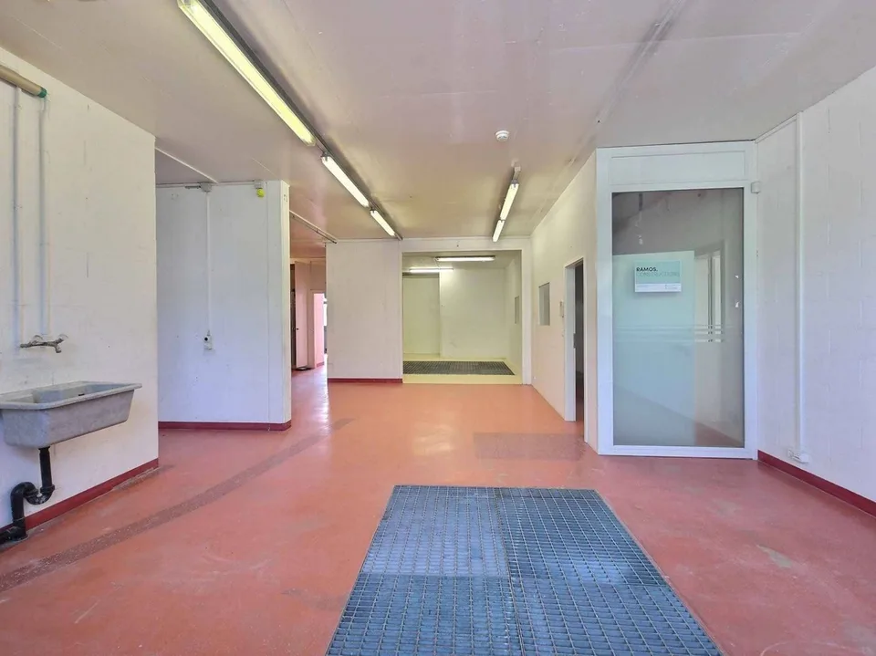 Superficie commerciale/artigianale di ca. 243 m2