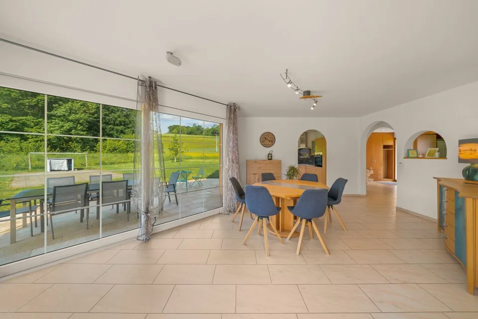 Beautiful individual villa with a large plot