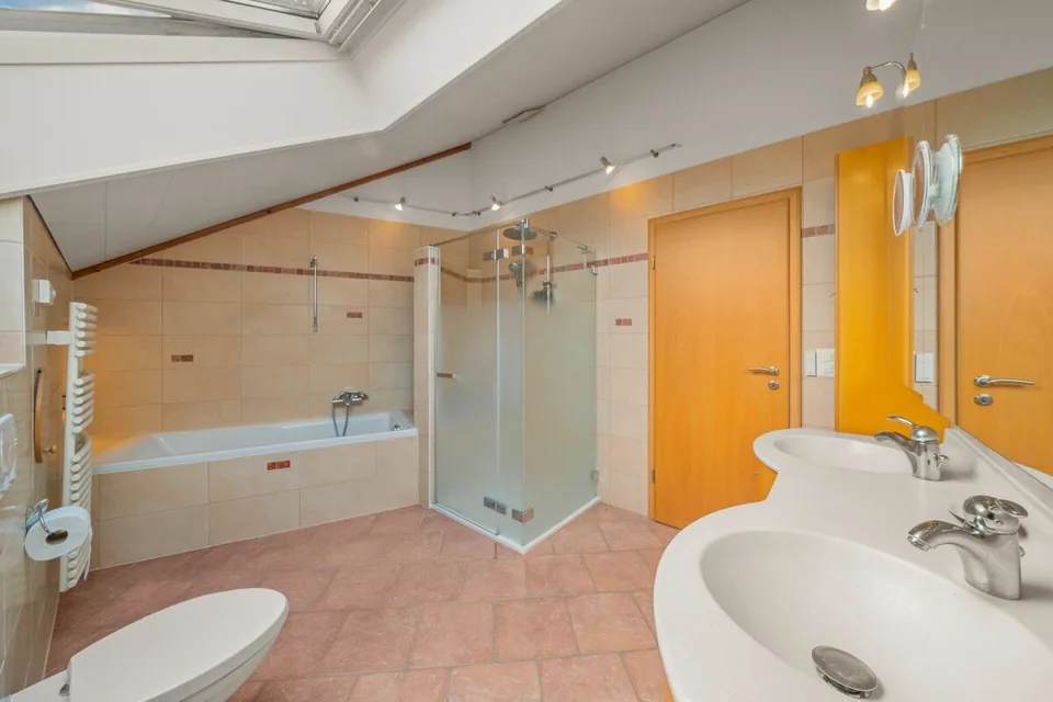 Beautiful individual villa with a large plot