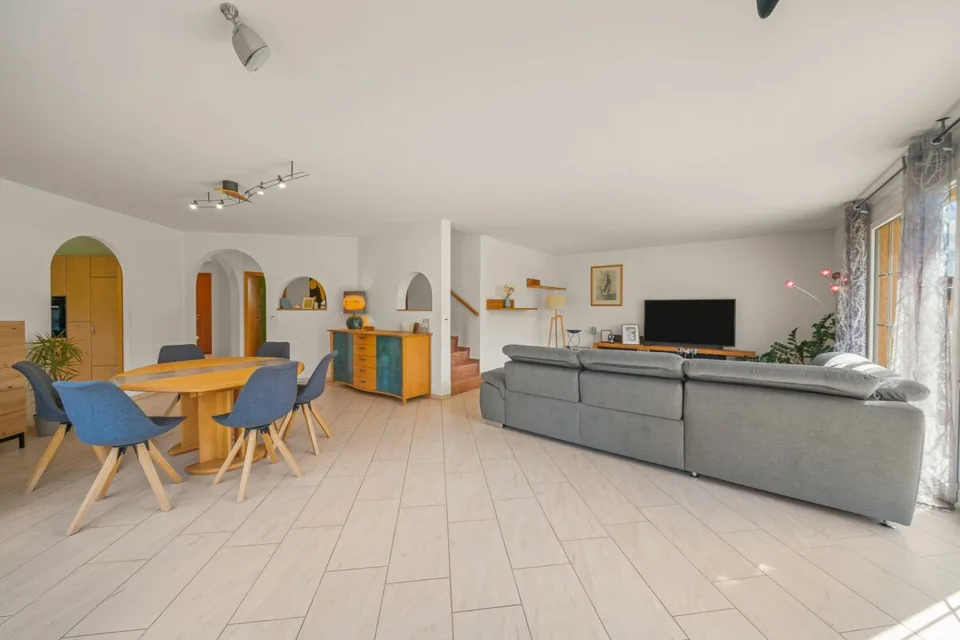 Beautiful individual villa with a large plot