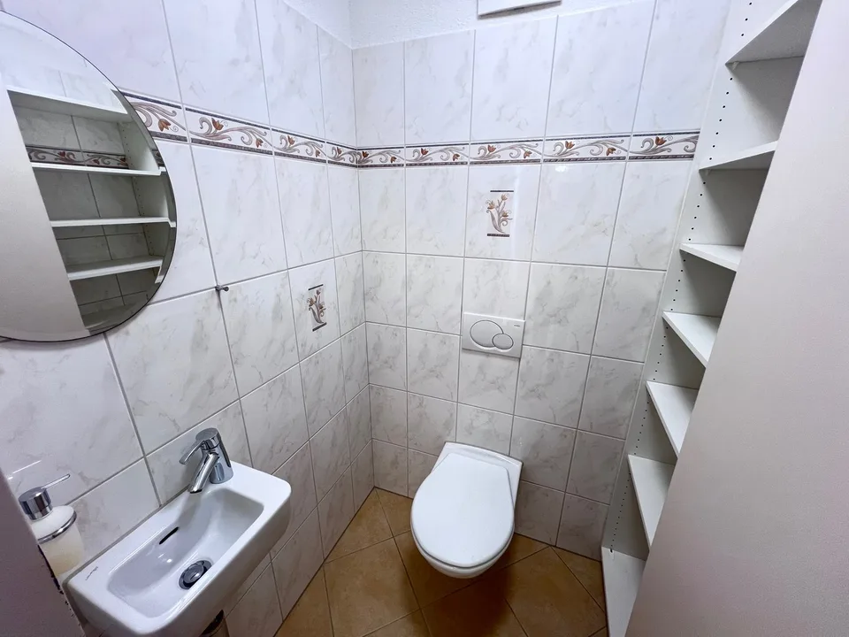 Great location with unobstructable far-reaching views