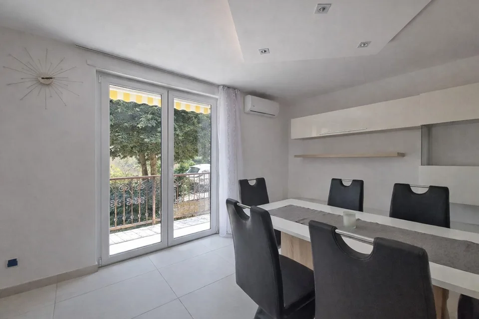 Zweifamilienhaus mit Garten in Canobbio