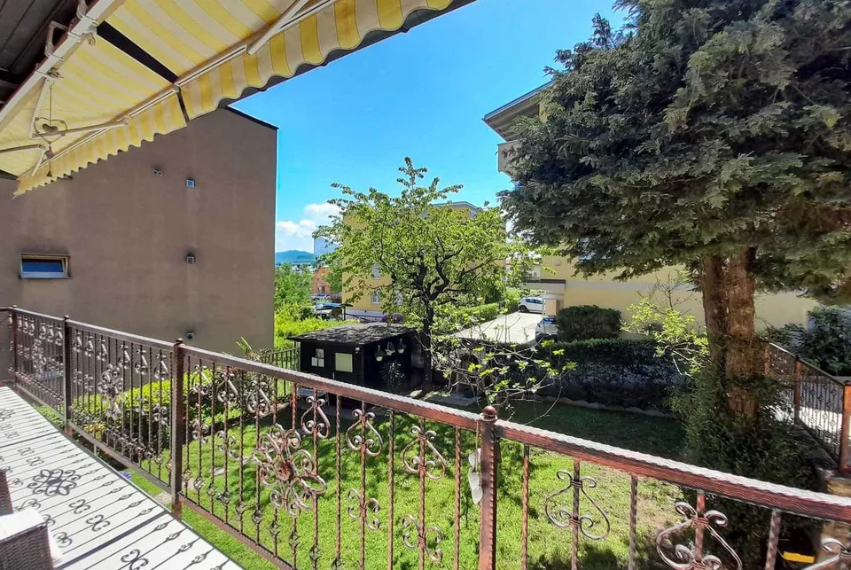 Zweifamilienhaus mit Garten in Canobbio