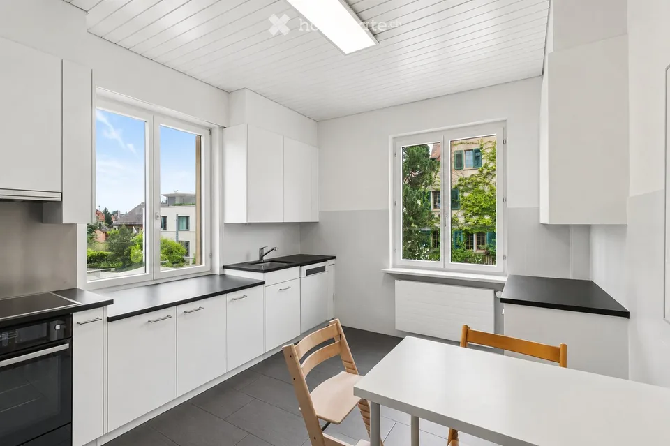 Bright & Spacious 5.5-Room Family Apartment | Zurich Klusplatz (District 7)