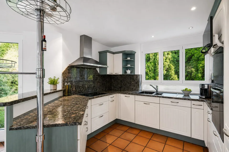 Ampia casa unifamiliare di 7,5 locali con terreno esteso a Rickenbach LU