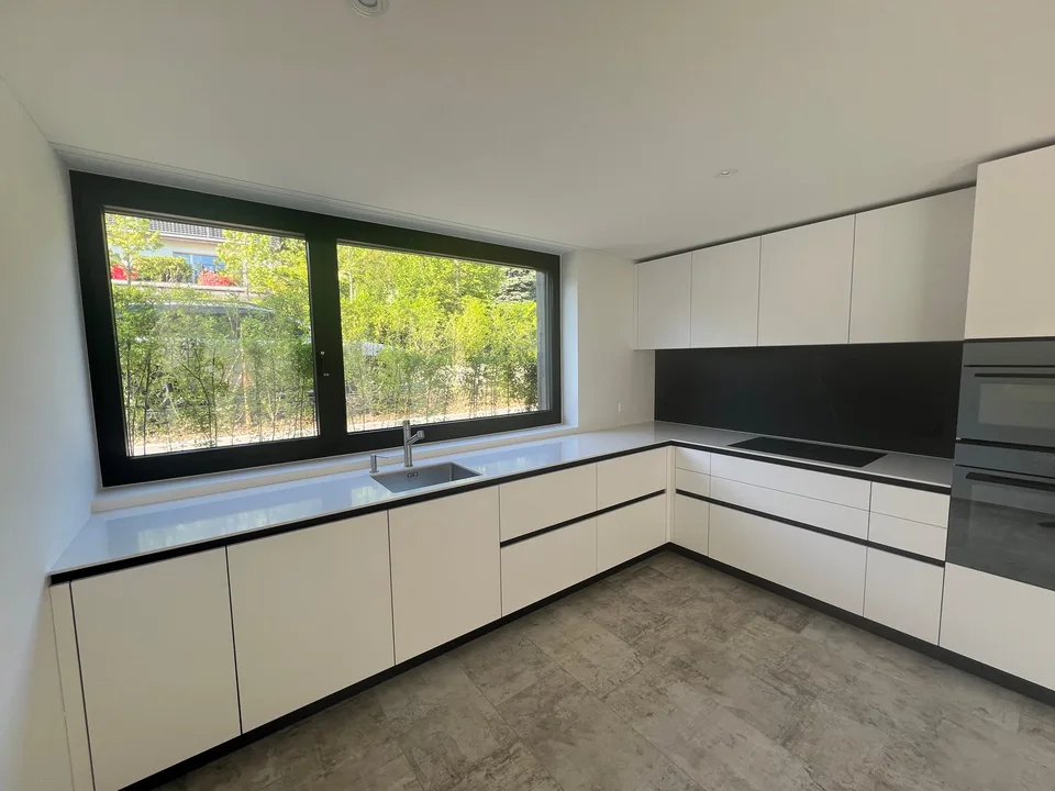 Exclusive ground floor apartment with garden in elevated location in Witikon