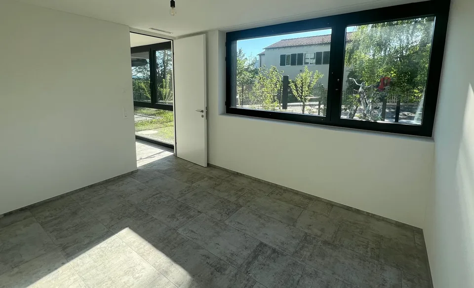 Exclusive ground floor apartment with garden in elevated location in Witikon