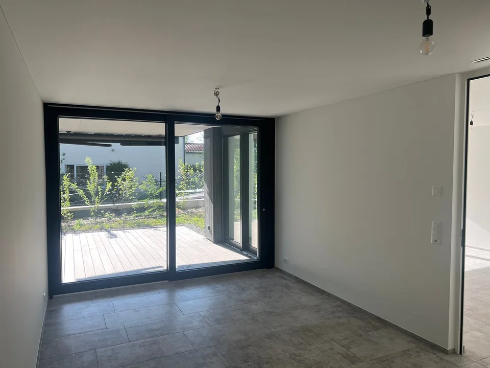 Exclusive ground floor apartment with garden in elevated location in Witikon