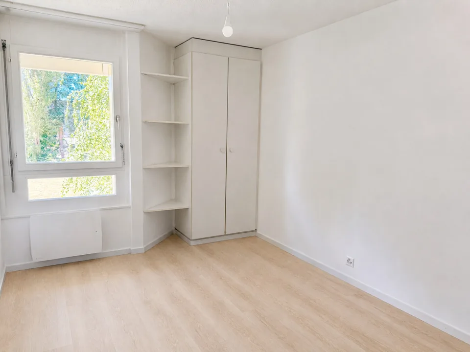 Beautiful family apartment in a well-maintained condominium in Tolochenaz