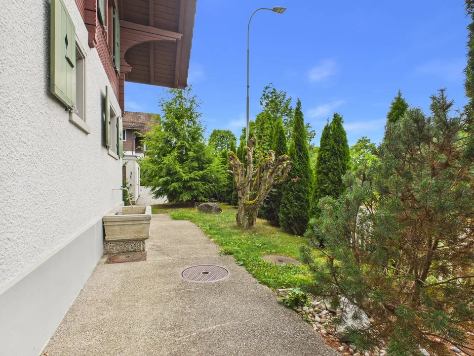 Sonniges Einfamilienhaus in ruhigem Quartier mit Waldnähe