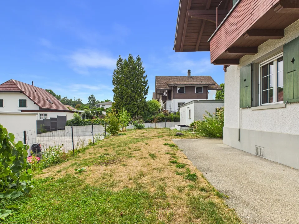Sonniges Einfamilienhaus in ruhigem Quartier mit Waldnähe