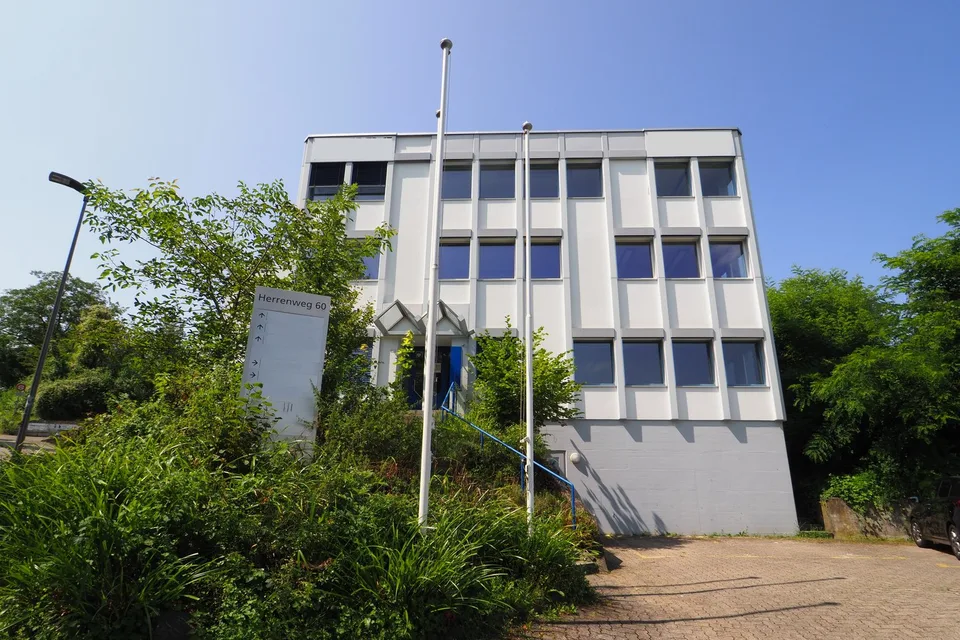 Wir vermieten in Allschwill in guter Lage ein helles Grossraumbüro