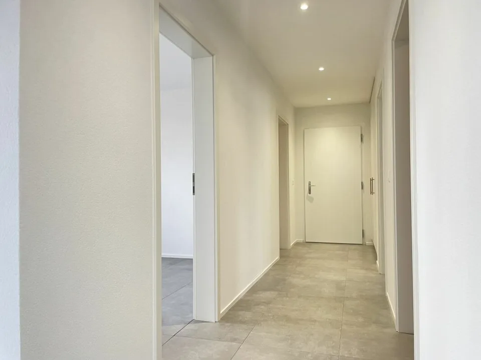 Wohnung mit 3.5 Zimmern im Erdgeschoss in Sugiez