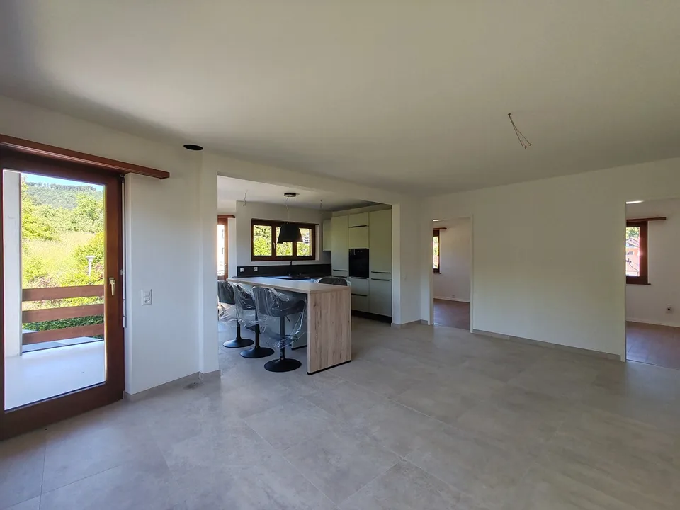 Erstbezug nach Renovation – Helle 4.5-Zimmer-Wohnung mit zwei sonnigen Balkonen
