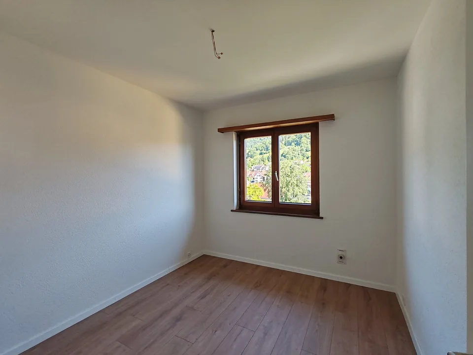 Erstbezug nach Renovation – Helle 4.5-Zimmer-Wohnung mit zwei sonnigen Balkonen