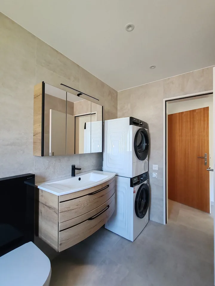 Erstbezug nach Renovation – Helle 4.5-Zimmer-Wohnung mit zwei sonnigen Balkonen