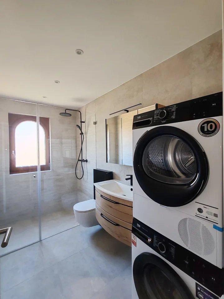 Erstbezug nach Renovation – Helle 4.5-Zimmer-Wohnung mit zwei sonnigen Balkonen