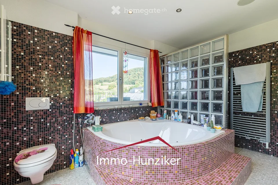 Living in an exclusive location with a view - single-family house with annex