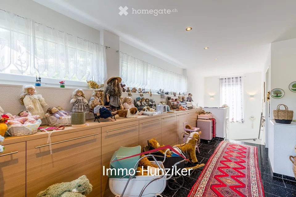 Living in an exclusive location with a view - single-family house with annex