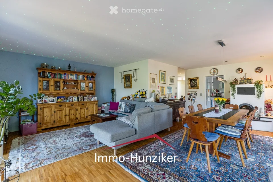 Living in an exclusive location with a view - single-family house with annex