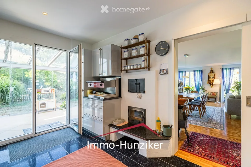 Living in an exclusive location with a view - single-family house with annex