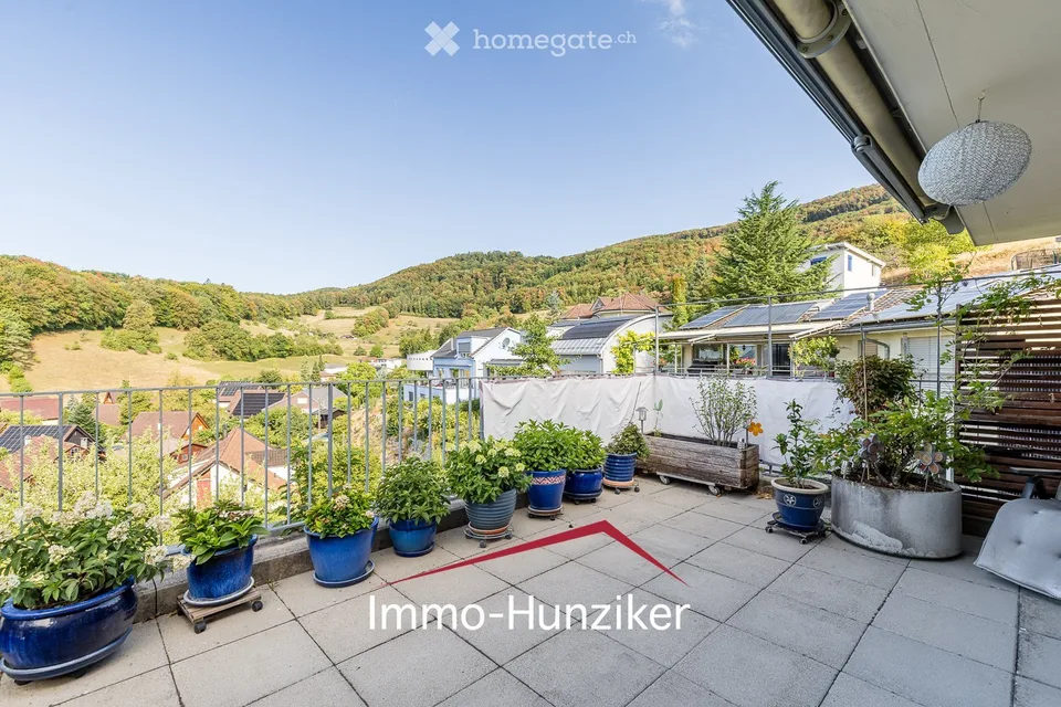 Living in an exclusive location with a view - single-family house with annex