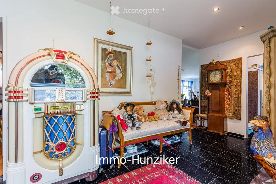 Living in an exclusive location with a view - single-family house with annex