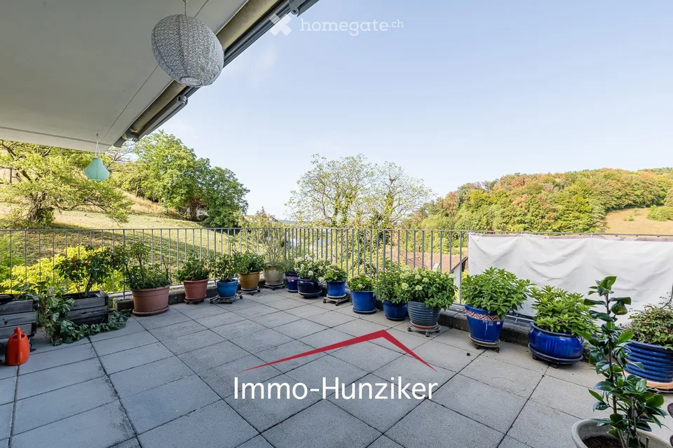 Living in an exclusive location with a view - single-family house with annex