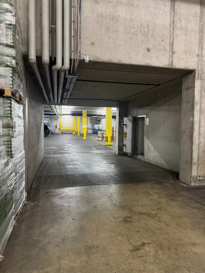 Attractive warehouse / dry storage in Kloten
