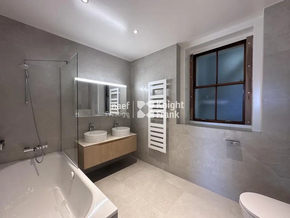 Appartement de charme - entièrement rénové - dans l'hypercentre avec vue jet d'eau