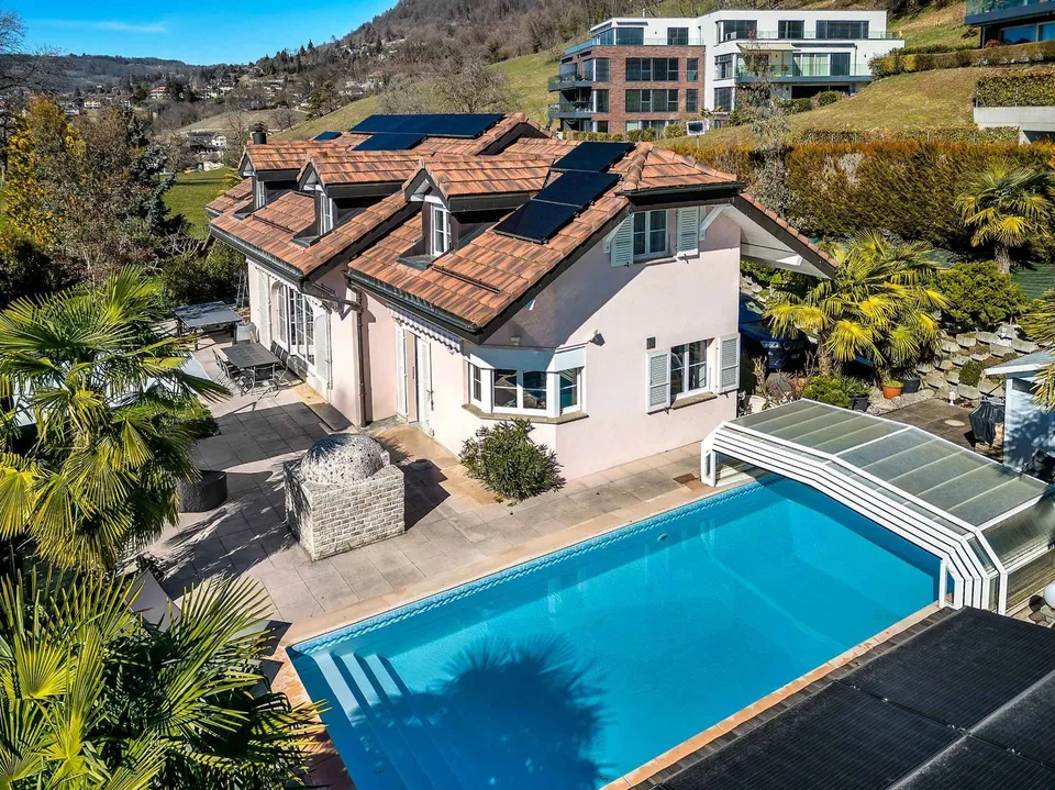 Magnifique villa familiale avec piscine et vue lac
