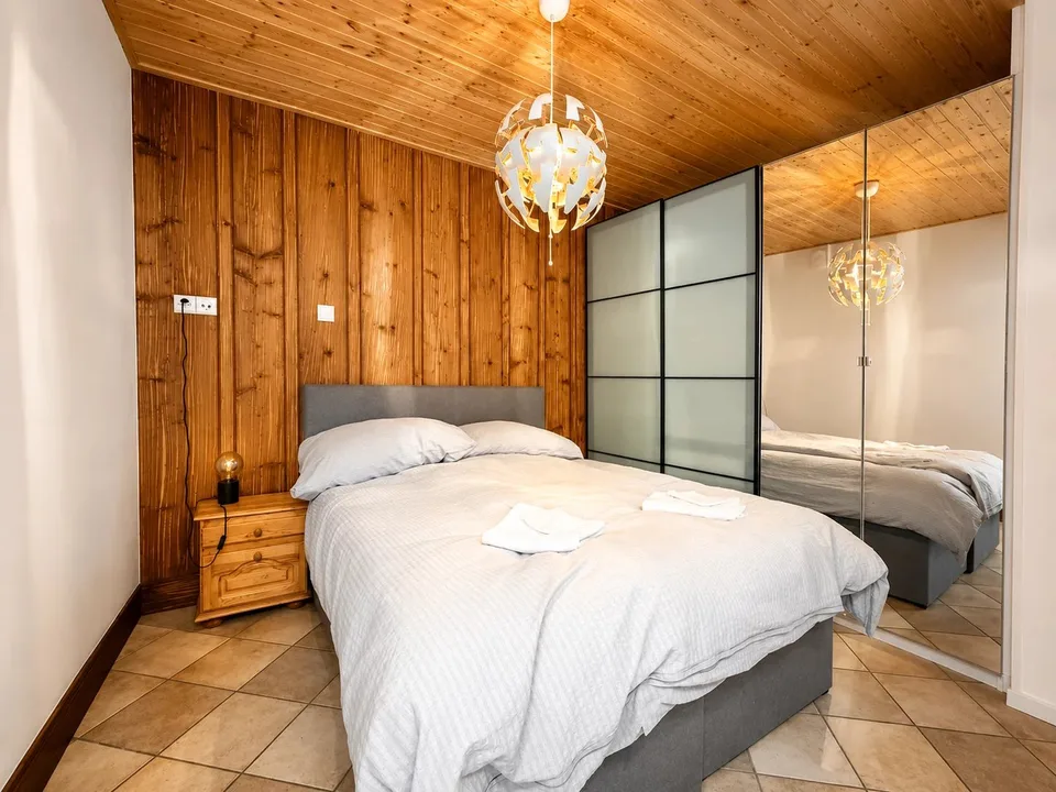 Unternehmen mit Hotelteil, Gastronomie und unabhängiger Wohnung in Bourg-St-Pierre