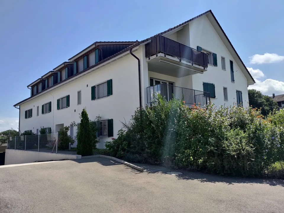 Appartement de 2,5 pièces idéalement situé au 1er étage avec balcon