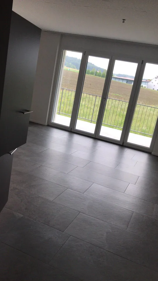 Appartement de 2,5 pièces idéalement situé au 1er étage avec balcon