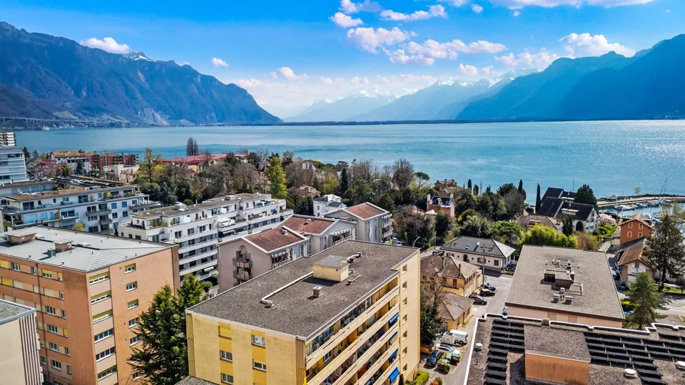 Meraviglioso appartamento di 3.5 locali con balcone vista lago